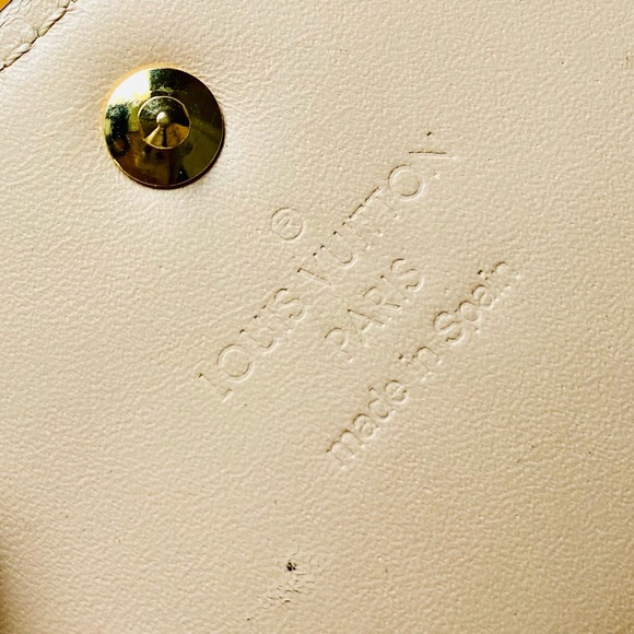 EUC Louis Vuitton Cream Envelope Carte de Visite Monogram Vernis Wallet - Picture 13 of 15